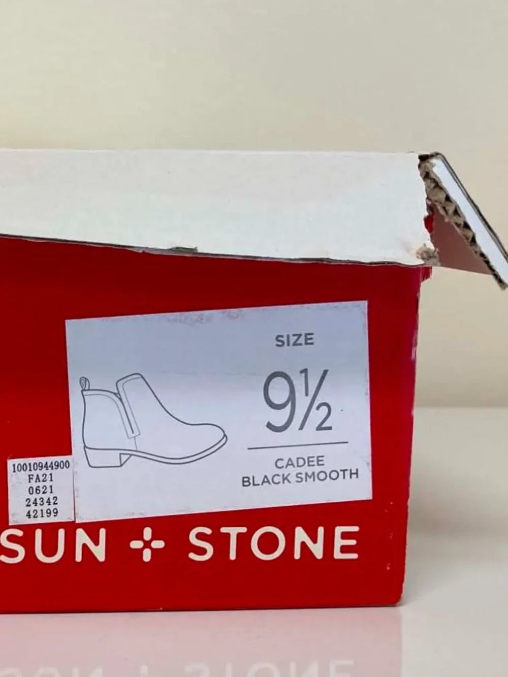 Sun + Stone sleek black